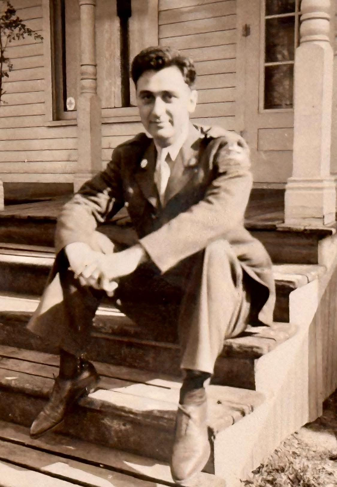 Black and white photo restoration - Before restoration